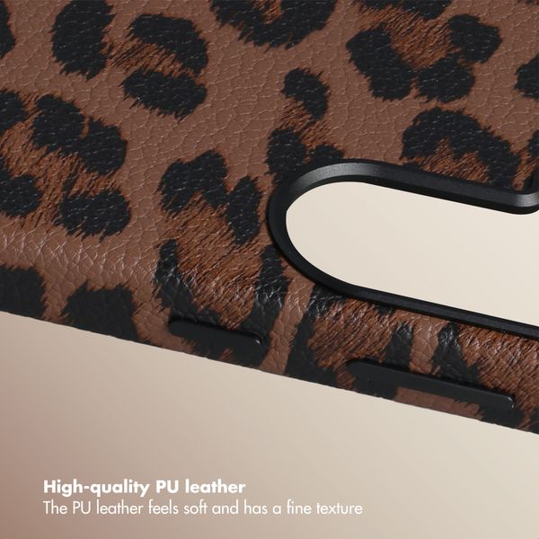 Selencia Sabi Back Cover Panther Print with MagSafe Samsung Galaxy S26 - Mocha Brown