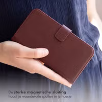 Selencia Echt Leren Bookcase Apple iPhone 17 Pro Max - Burgundy