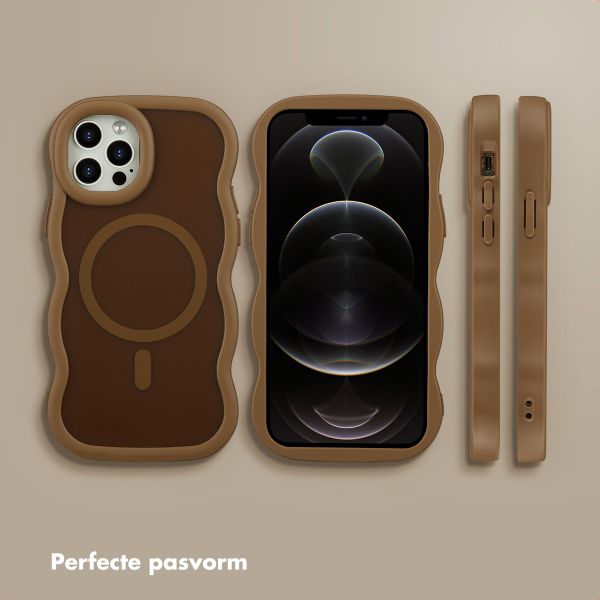 Selencia Wavy Backcover met MagSafe Apple iPhone 12 (Pro) - Mocha Brown
