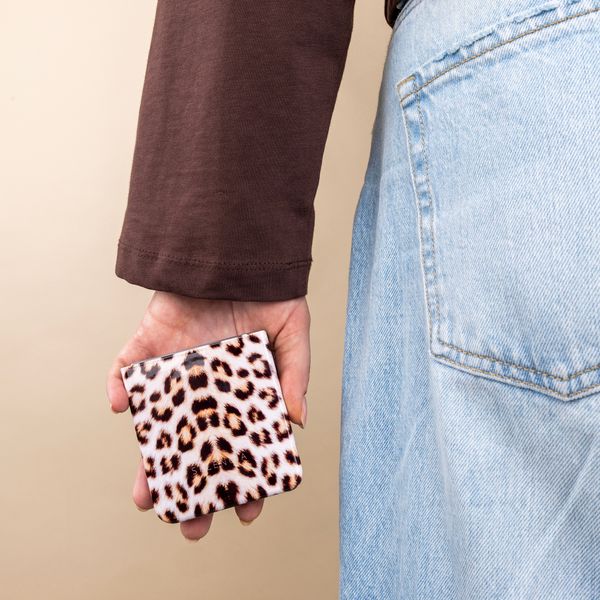 Selencia Vivid Case with MagSafe Samsung Galaxy Z Flip 8 - Wild Leo