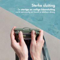 imoshion Floating Waterproof Pouch - Universeel waterdicht telefoonhoesje - Donkergroen
