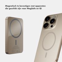 Selencia Vivid Powerbank 5.000 mAh - Draadloze Powerbank - Geschikt voor MagSafe en Qi - Desert Gold / Choco Flower Pop