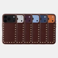 Selencia Studs Backcover met MagSafe Apple iPhone 18 Pro Max / 17 Pro Max - Cacao Crush