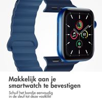 imoshion Magnetisch Siliconen bandje Apple Watch Series 1 t/m 9 / SE (38/40/41 mm) | Series 10 / 11 (42 mm) - Donkerblauw