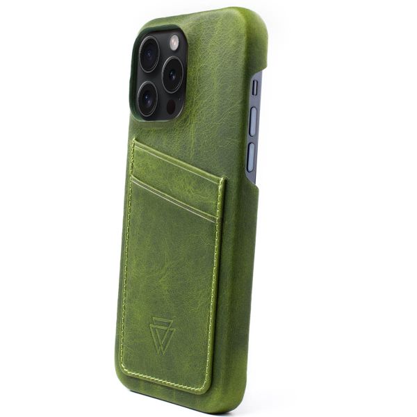 Wachikopa Full Wrap C.C. Backcover met 2 pashouders iPhone 15 Pro Max - Forest Green