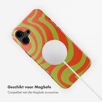 Selencia Vivid Tough Backcover met MagSafe iPhone 16 - Wavy Swirl Orange Fern