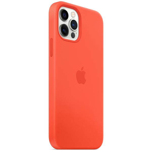 Apple Silicone Backcover MagSafe Apple iPhone 12 (Pro) - Electric Orange