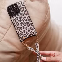 Dutchies Backcover met pashouder Apple iPhone 15 - Leo