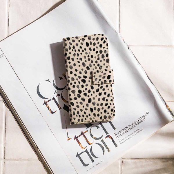 imoshion Design Bookcase Apple iPhone 14 - Black And White Dots