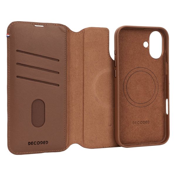 Decoded 2 in 1 Leather Detachable Wallet MagSafe iPhone 16 - Tan