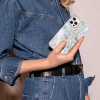 Selencia Maya Fashion Backcover iPhone 13 - Marble Blue