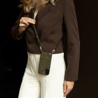 Selencia Nova Croco Telefoonhoes met Koord en Pashouder Samsung Galaxy S24 / S25 - Dark Olive