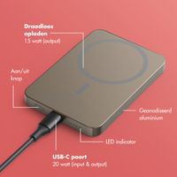 Selencia Vivid MagSafe Powerbank 5.000 mAh - Draadloze Powerbank - MagSafe en Qi2 - Desert Gold / Rosy Marble