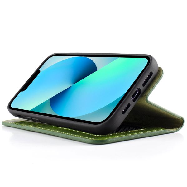 Wachikopa Magic Bookcase 2-in-1 iPhone 13 - Forest Green