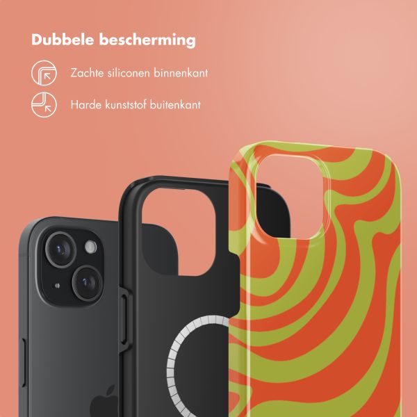 Selencia Vivid Tough Backcover met MagSafe iPhone 15 - Wavy Swirl Orange Fern