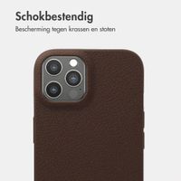 imoshion Texture Backcover iPhone 12 / 12 Pro - Donkerbruin