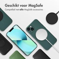 imoshion Color Backcover met MagSafe iPhone 13 - Donkergroen