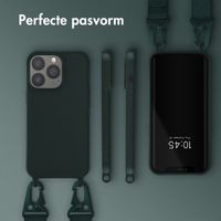 Selencia Siliconen hoesje met afneembaar koord Apple iPhone 13 - Donkergroen