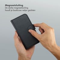 Selencia Olyn Uitneembare Bookcase met MagSafe Apple iPhone 14 / 13 - Zwart