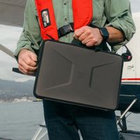 UAG Civilian Shock Laptop Hoes met Handvat 16 inch - Large - Zwart