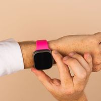 imoshion Siliconen⁺ bandje Apple Watch Series 1 t/m 11 / SE / Ultra (44/45/46/49 mm) - Maat M/L - Barbie Pink