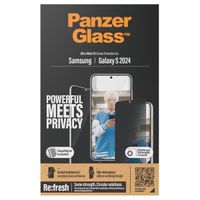 PanzerGlass Privacy Ultra-Wide Fit Anti-Bacterial Screenprotector incl. applicator Samsung Galaxy S24