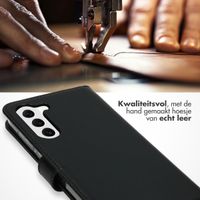 Selencia Echt Leren Bookcase Samsung Galaxy S23 - Zwart