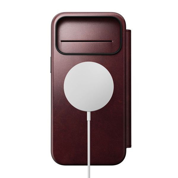 Nomad Modern Horween Leather Folio Bookcase met MagSafe Apple iPhone 17 Pro Max - Burgundy