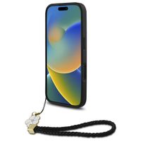 Guess Grained Backcover MagSafe met Flower Charm Strap Apple iPhone 16 - Zwart