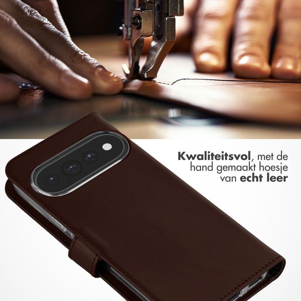 Selencia Echt Leren Bookcase Google Pixel 11 / 11 Pro - Donkerbruin