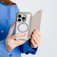 imoshion Transparent Bookcase with MagSafe Apple iPhone 15 - Beige