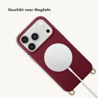 Selencia Rivièra MagSafe Backcover met afneembare haakjes Apple iPhone 17 Pro Max - Bold Burgundy