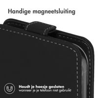 Accezz Flipcase Apple iPhone 15 - Zwart