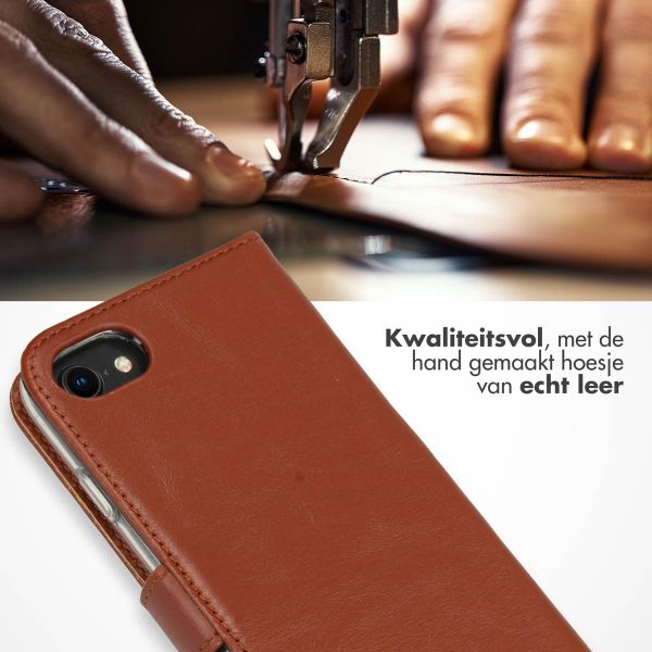 Selencia Echt Leren Bookcase Apple iPhone SE (2022 / 2020) / 8 / 7 / 6(s) - Lichtbruin