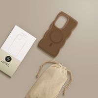 Selencia Wavy Backcover met MagSafe Samsung Galaxy S24 Ultra - Mocha Brown