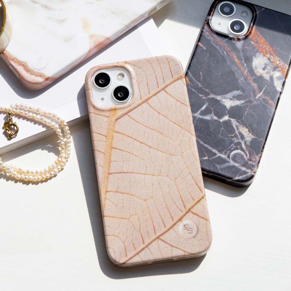 Selencia Aurora Fashion Backcover iPhone SE (2022 / 2020) / 8 / 7 - Duurzaam hoesje - 100% gerecycled - Earth Leaf Beige