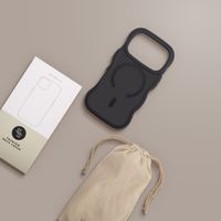 Selencia Wavy Backcover met MagSafe Apple iPhone 17 Pro - Zwart