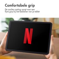Accezz Liquid Silicone Backcover met penhouder Apple iPad Air 11 inch (2025) M3 / (2024) M2 / Air 5 (2022) / Air 4 (2020) - Zwart