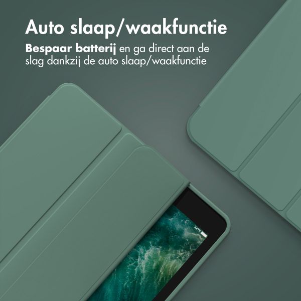 Accezz Smart Silicone Bookcase Apple iPad 9 (2021) 10.2 inch / iPad 8 (2020) 10.2 inch / iPad 7 (2019) 10.2 inch - Donkergroen