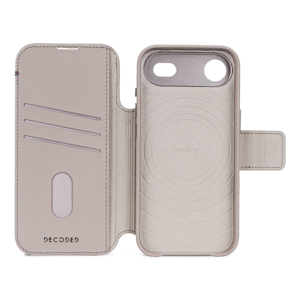 Decoded 2 in 1 Leather Detachable Wallet MagSafe Apple iPhone 17 Pro - Solid Clay
