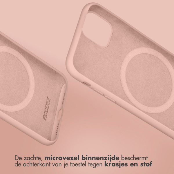 Accezz Liquid Silicone Backcover met MagSafe iPhone 15 Pro - Roze