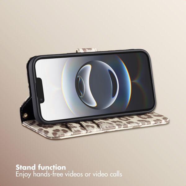 Selencia Sabi Bookcase with Leopard Print Apple iPhone 17e / 16e - Soft Ivory