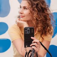 Dutchies Backcover met pashouder Apple iPhone 13 Pro - Crocodile Chic