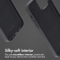 Accezz Leather Back Cover with MagSafe Apple iPhone 12 (Pro) - Onyx Black