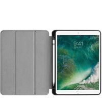 imoshion Design Trifold Bookcase iPad 6 (2018) 9.7 inch / iPad 5 (2017) 9.7 inch / Air 2 (2014) /Air 1 (2013) - Kleurtjes