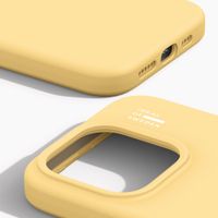 iDeal of Sweden Silicone Case met MagSafe Apple iPhone 15 Pro - Soft Lemon