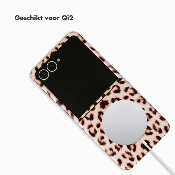 Selencia Vivid Backcover met MagSafe Samsung Galaxy Z Flip 8 - Wild Leo