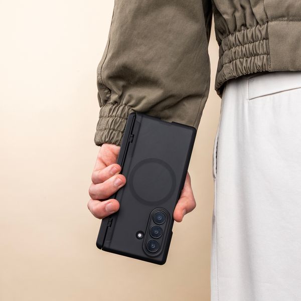 imoshion Color Guard met MagSafe en Stand Samsung Galaxy Z Fold 8 Ultra - Zwart