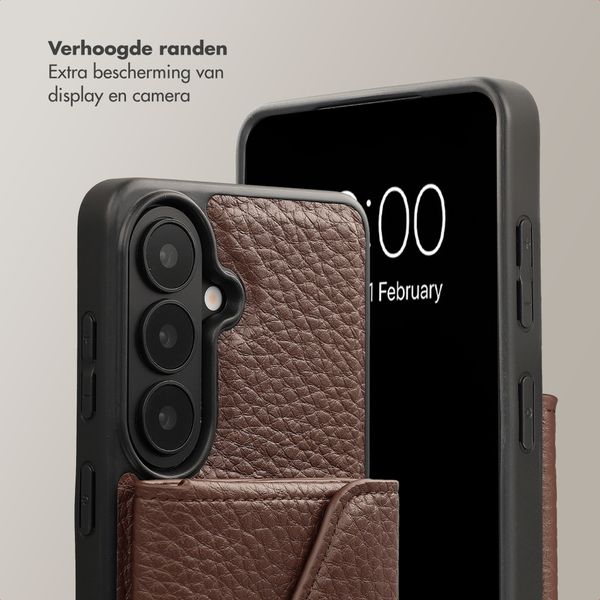 Selencia Sera Telefoonhoes met Koord en Envelop Pashouder Samsung Galaxy S26 - Chocolate Brown