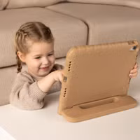 imoshion Kidsproof Backcover met handvat Samsung Galaxy Tab A11 Plus / A9 Plus - Bruin